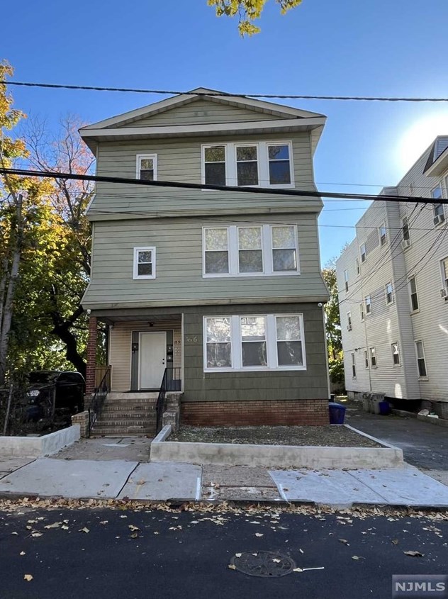 366 Chadwick Ave, Newark, NJ 07112