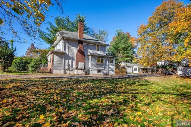 35 Westervelt Pl, Cresskill, NJ 07626