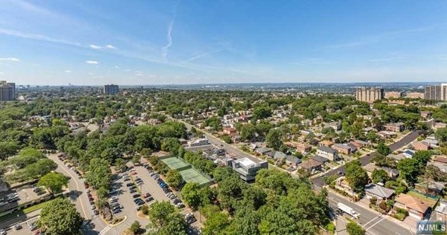 6 Horizon Rd, West Fort Lee NJ  07024-6601 exterior