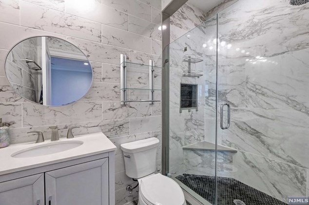 154 Spring Ln, Paramus NJ  07652-5302 exterior