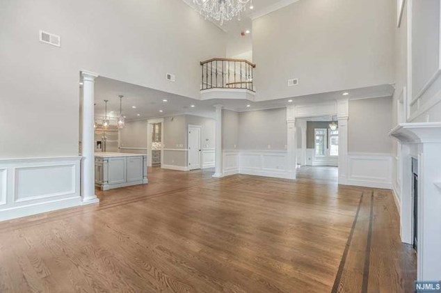 277 Buttonwood Dr, Paramus NJ  07652-3306 exterior