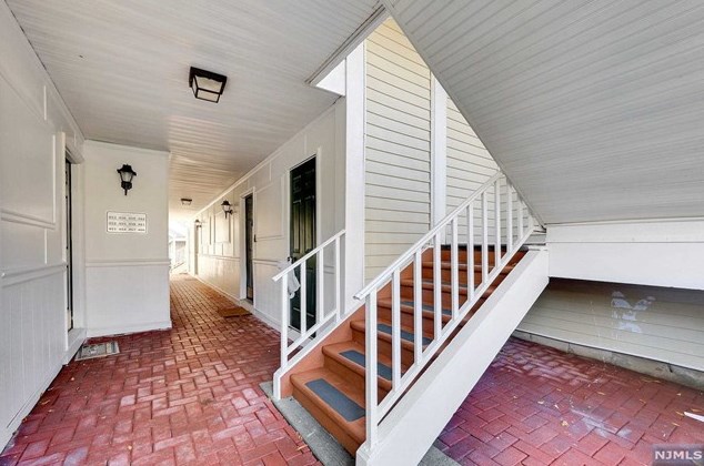 461 Poets Way, Mahwah, NJ 07430