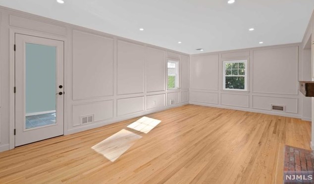 17 Waldron Ave, Ridgewood, NJ 07452