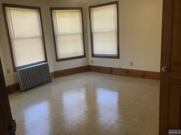 241 Hamilton St #2, East Newark, NJ 07029