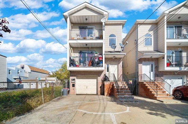 512 27th St, Union City, NJ 07087
