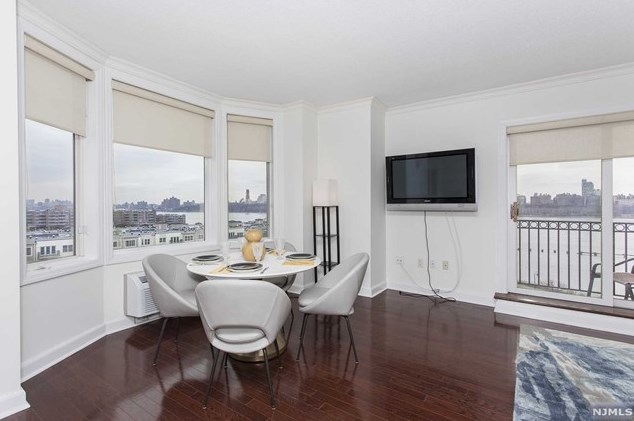 6410 City Pl #6410, Edgewater, NJ 07020