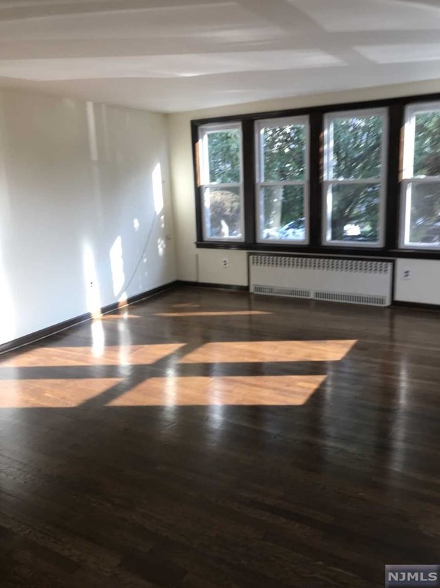 371 Nelson Ave #1st, Cliffside Park, NJ 07010