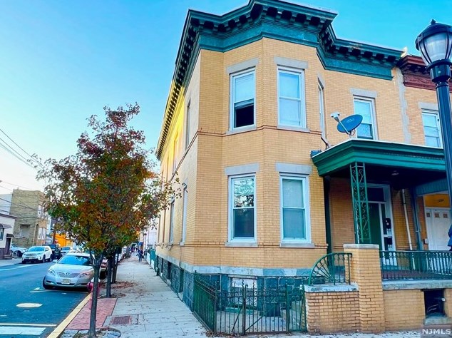 2401 New York Ave, Union City, NJ 07087