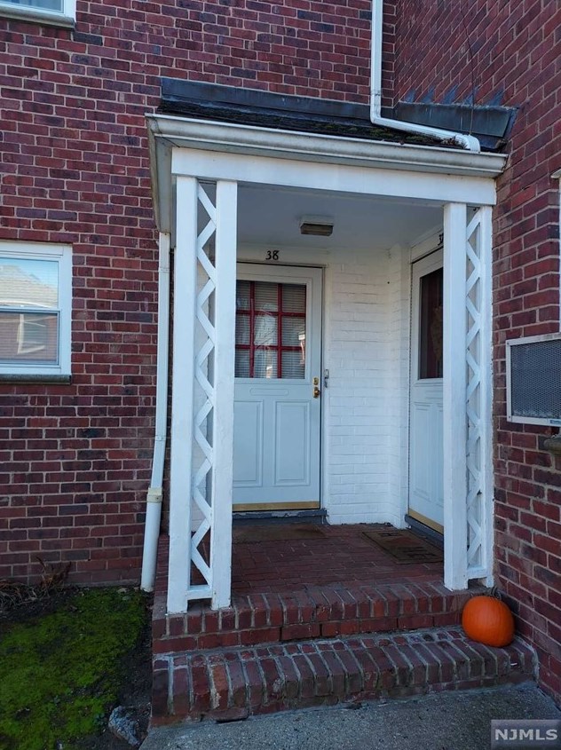 479 Maple Hill Dr #38, Hackensack, NJ 07601