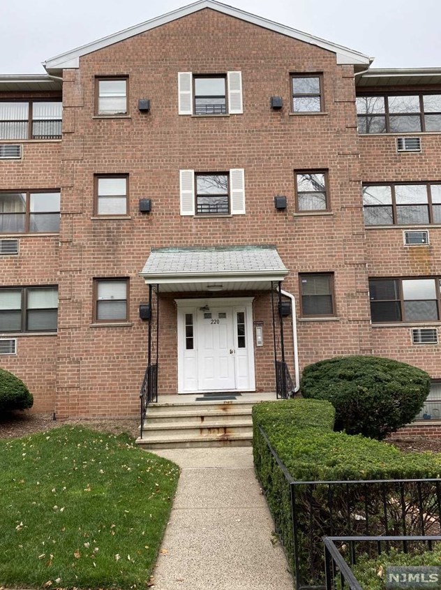 220 Prospect Ave Apt 4c, Hackensack, NJ