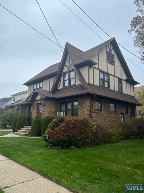 93 Crescent Ave, Cliffside Park, NJ 07010-3047