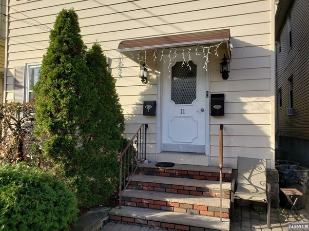 11 Cambridge Ave, Outwater, NJ 07026