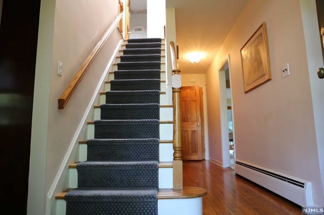 400 Grant Ave, Cresskill, NJ 07626