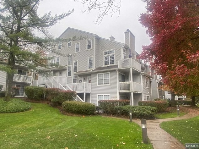 22 Regency Cir, Englewood NJ  07631-5046 exterior