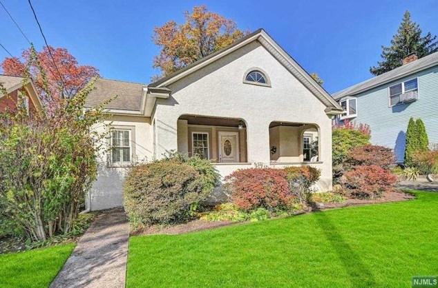 44 Garfield Pl, Ridgewood, NJ 07450