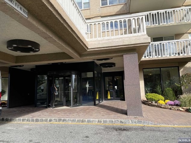 555 North Ave #23w, West Fort Lee, NJ 07024