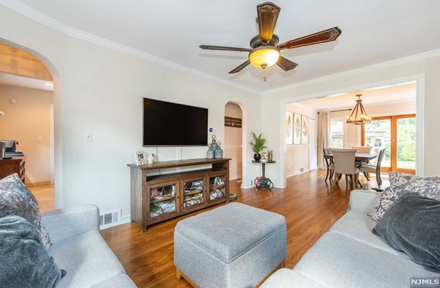 658 Ackerman Ave, Westwood, NJ 07675