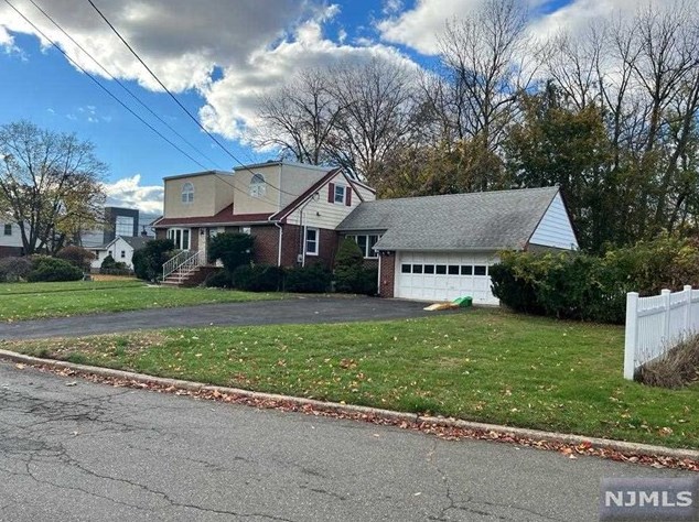53 Fairfield Dr, Paramus, NJ 07652