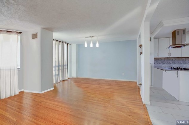222 Harmon Cove Tower, Secaucus NJ  07094-1729 exterior