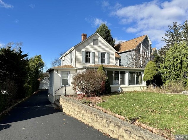 121 Prospect St, Midland Pk, NJ 07432