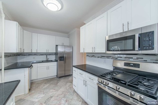 32 Washington Pl, Outwater, NJ 07026