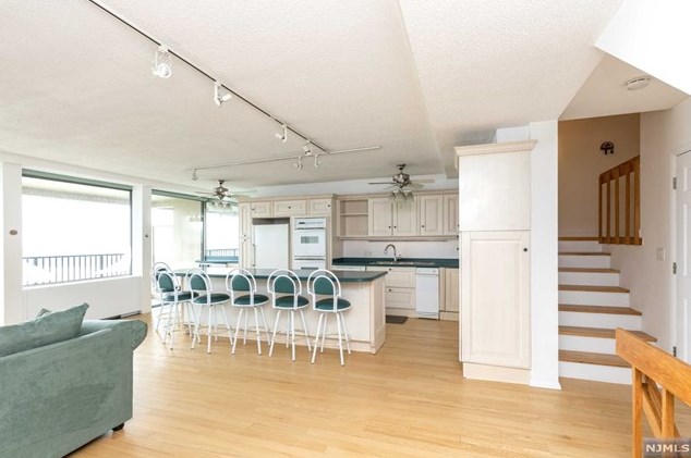 3 Horizon Rd ##1406, West Fort Lee, NJ 07024