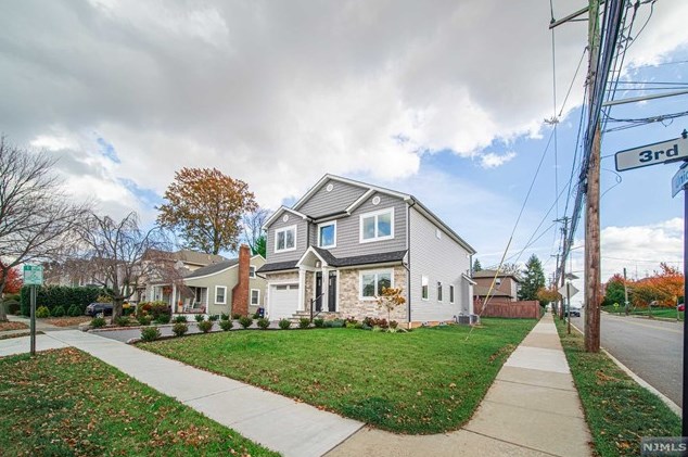 100 3rd St, Wood-Ridge, NJ 07075