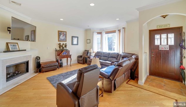 215 Lafayette Ave, Cliffside Park, NJ 07010