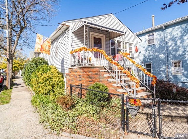 79 E 5th St, Bayonne, NJ 07002