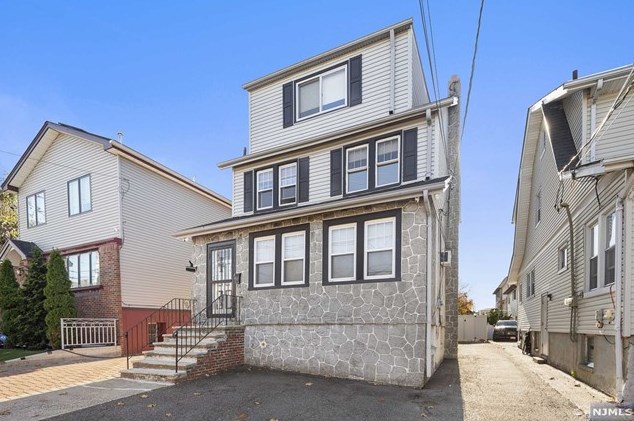 456 Edgewater Rd, Fairview, NJ 07022