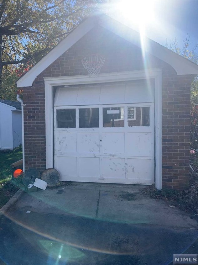 320 Cane St, Teaneck, NJ 07666