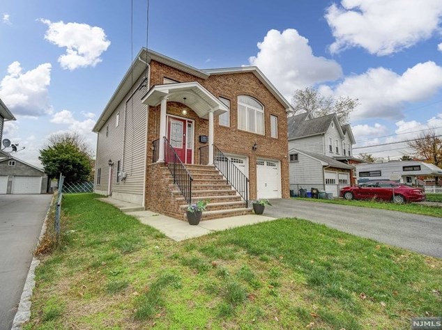 744 4th St, Lyndhurst, NJ 07071