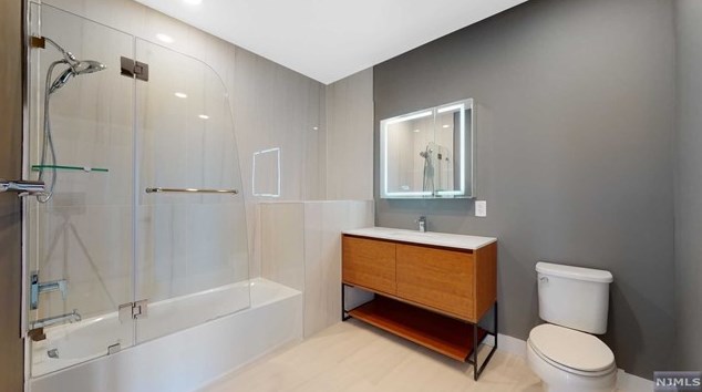 333 Bergen Blvd #308, Fairview, NJ 07022