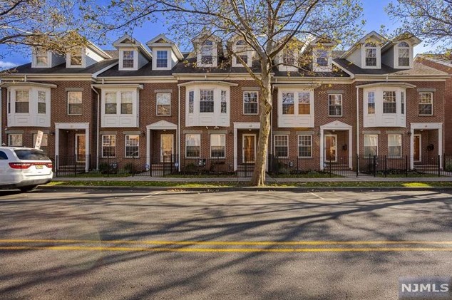 62 Prospect St, East Orange, NJ 07017