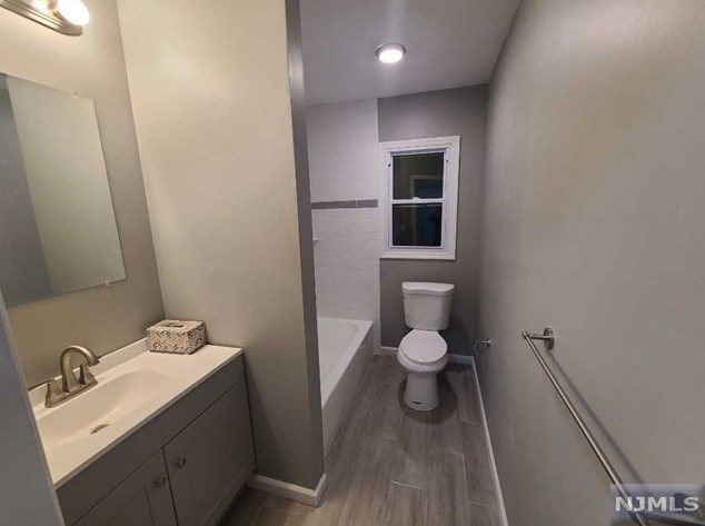 376 Floral Ln #1, Saddle Brook, NJ 07663