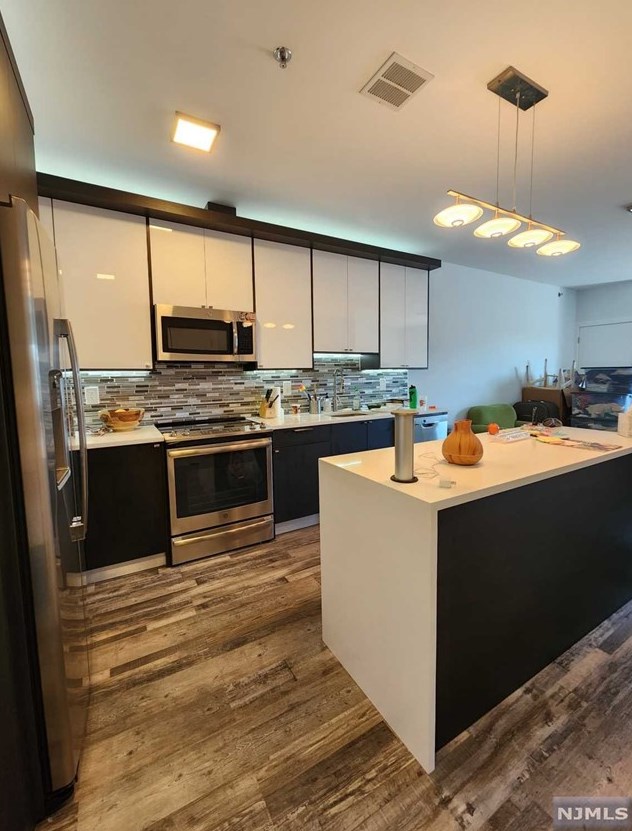 153 71st St #401, West New York, NJ 07093