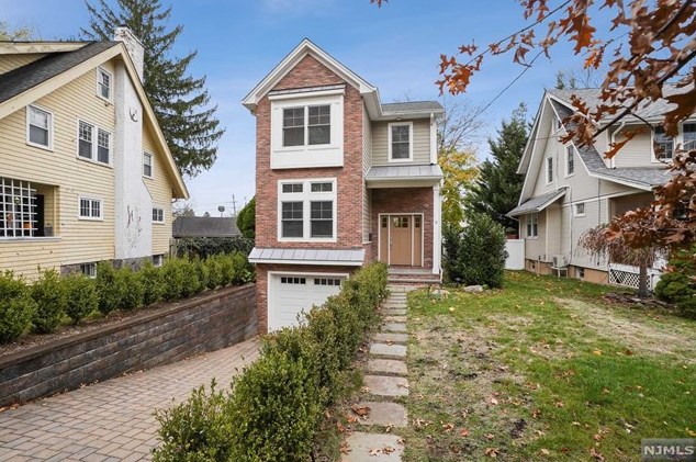 9 Valley Pl, Tenafly, NJ 07670