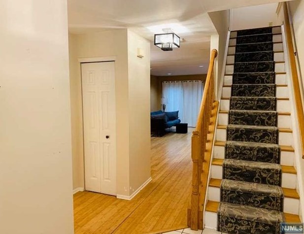 2057 Drake Ct, Mahwah, NJ 07430