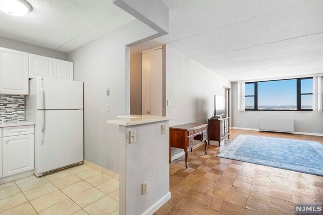 250 Gorge Rd #21e, Cliffside Park, NJ 07010
