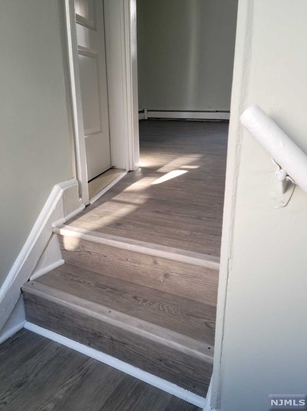 220 Columbus Ave, Palisades Park, NJ 07650