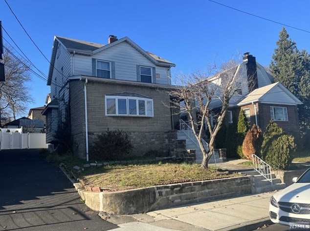 421 Commercial Ave #2, Cliffside Park, NJ 07010