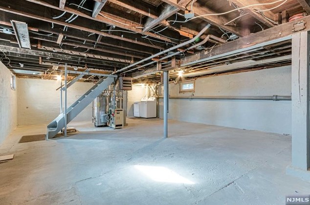 351 Central Ave, Wayne NJ  07470-2112 exterior