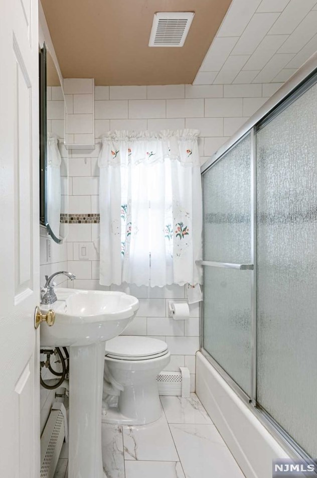 351 Central Ave, Wayne NJ  07470-2112 exterior