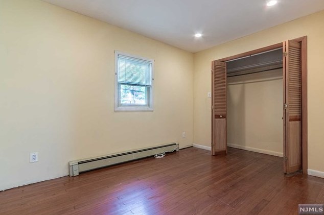 351 Central Ave, Wayne NJ  07470-2112 exterior