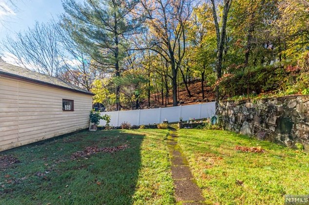 351 Central Ave, Wayne NJ  07470-2112 exterior