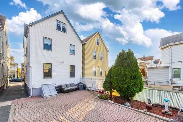 6 Prescott Ave, Clifton NJ 07011-2308 exterior