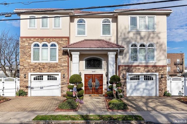 249-251 Sanford Ave, Lyndhurst, NJ 07071