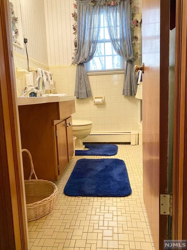 44 Hobart Ave, Rutherford NJ  07070-1408 exterior