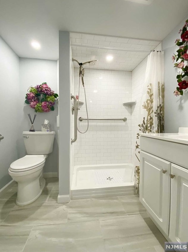 44 Hobart Ave, Rutherford NJ  07070-1408 exterior