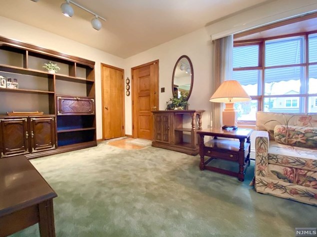 44 Hobart Ave, Rutherford NJ  07070-1408 exterior